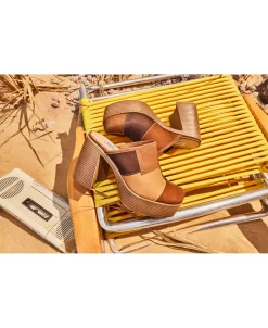 Steve Madden Women's Bowe Platform Clogs -Steve Madden Shop 21730015 fpx